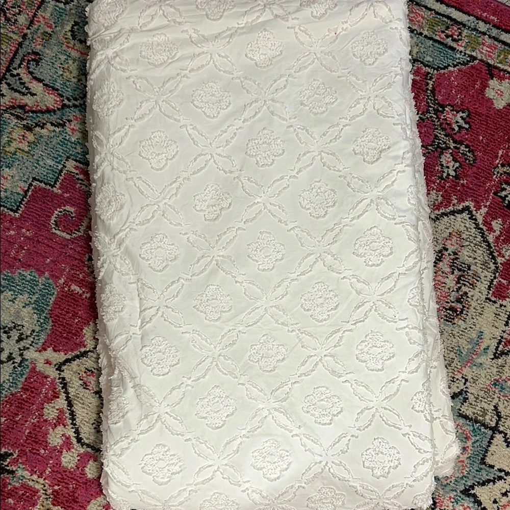 white twin XL textured comforter